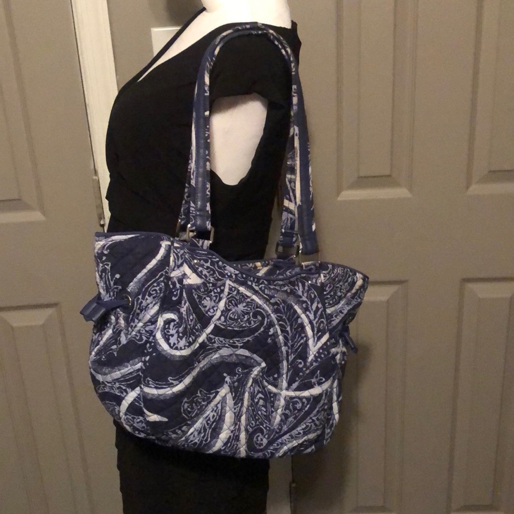 Vera Bradley purse - spacious and soft!